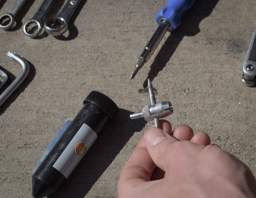 démonte obus : trousse a outils moto