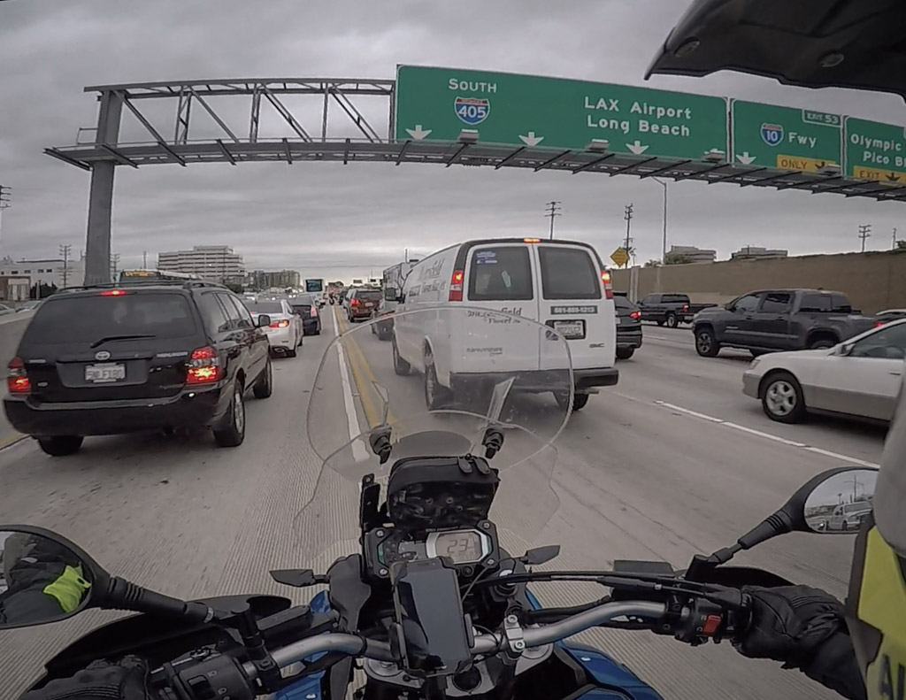 bouchon à Los Angeles à moto