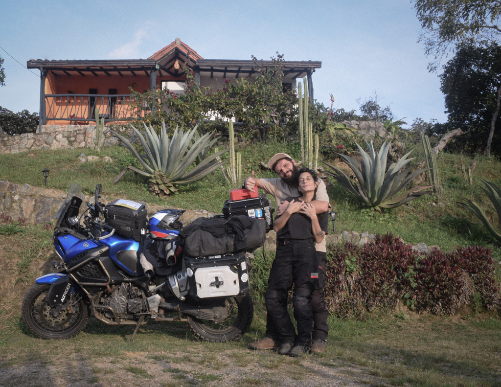 en duo sur une moto