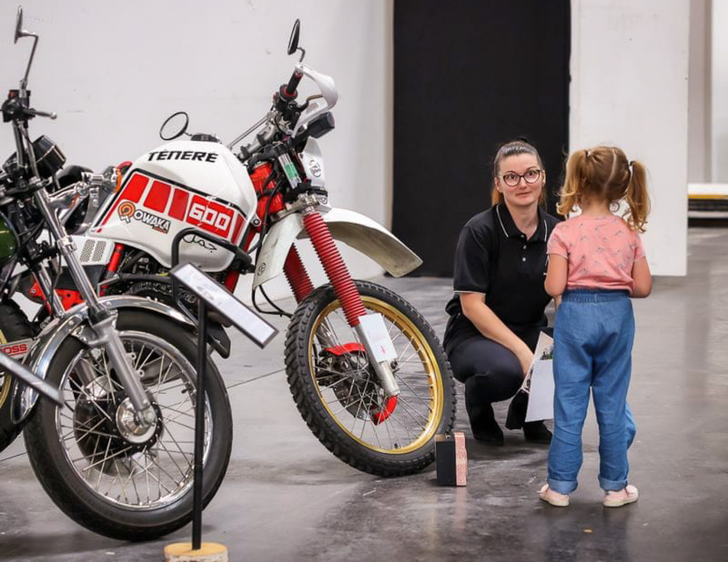 Charlène, pilote moto sur le Trophée Roses des Sables édition 2024